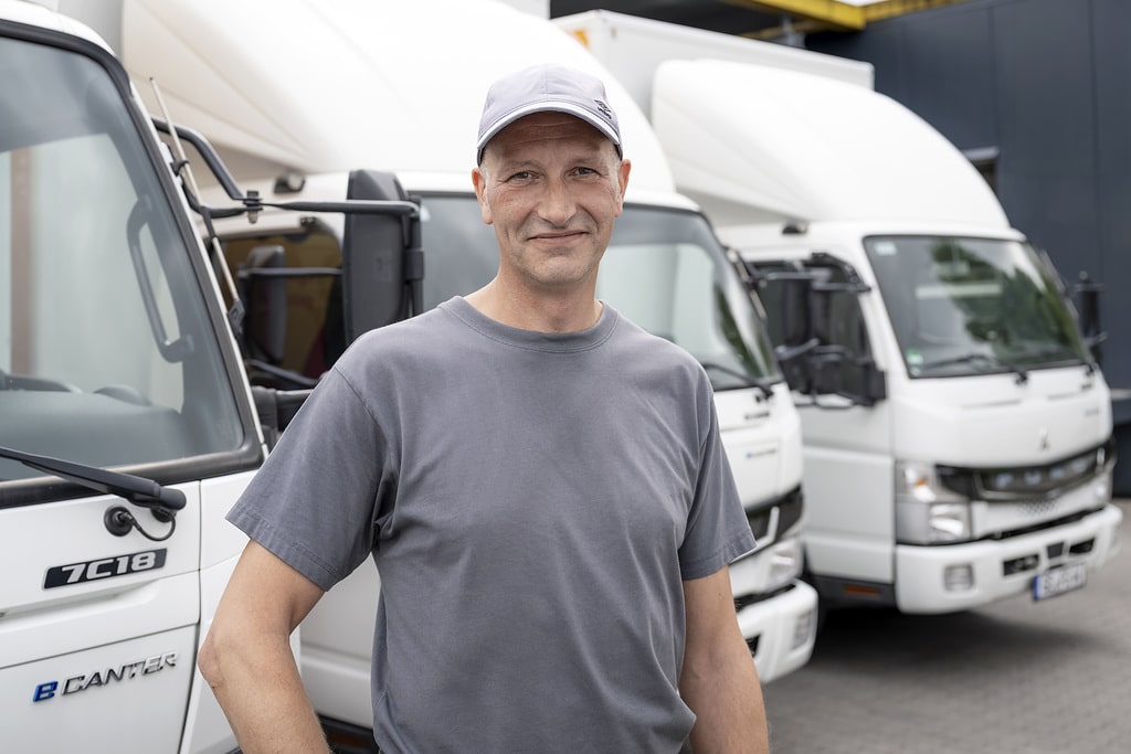 PARTIAL LOAD - BAKERY ZIPPER AND GATENBRÖCKER DELIVER GOODS WITH NINE eCANTERS